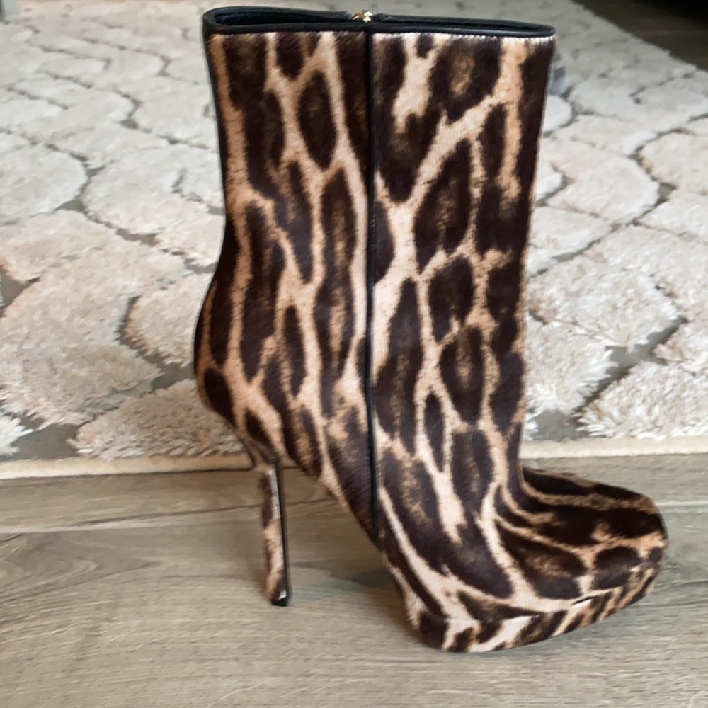 GUCCI PONY HAIR LEOPARD PRINT BOOTIES